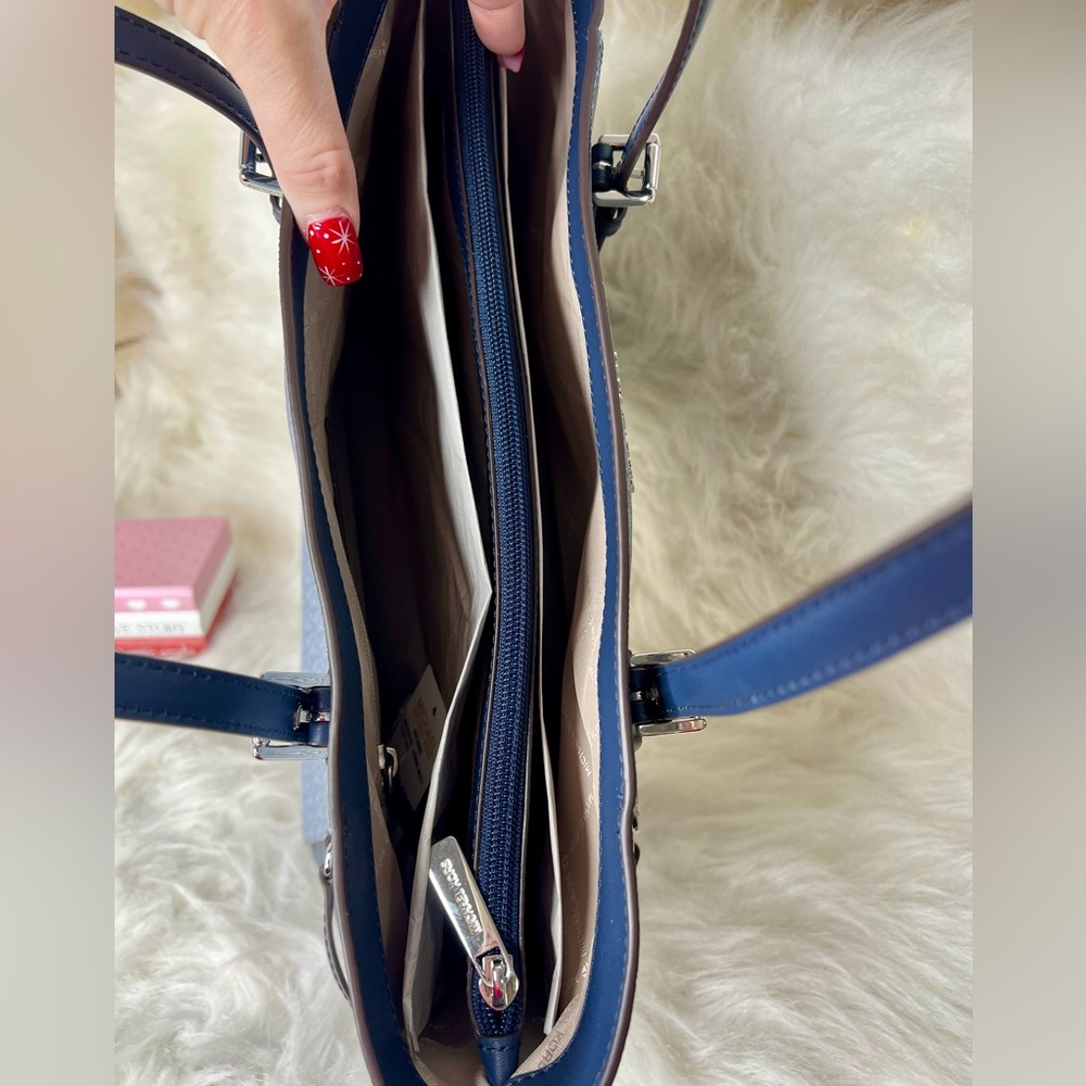 Michael Kors Voyager Large Color Block Signature Logo in Admiral Multi - Picture 9 of 12